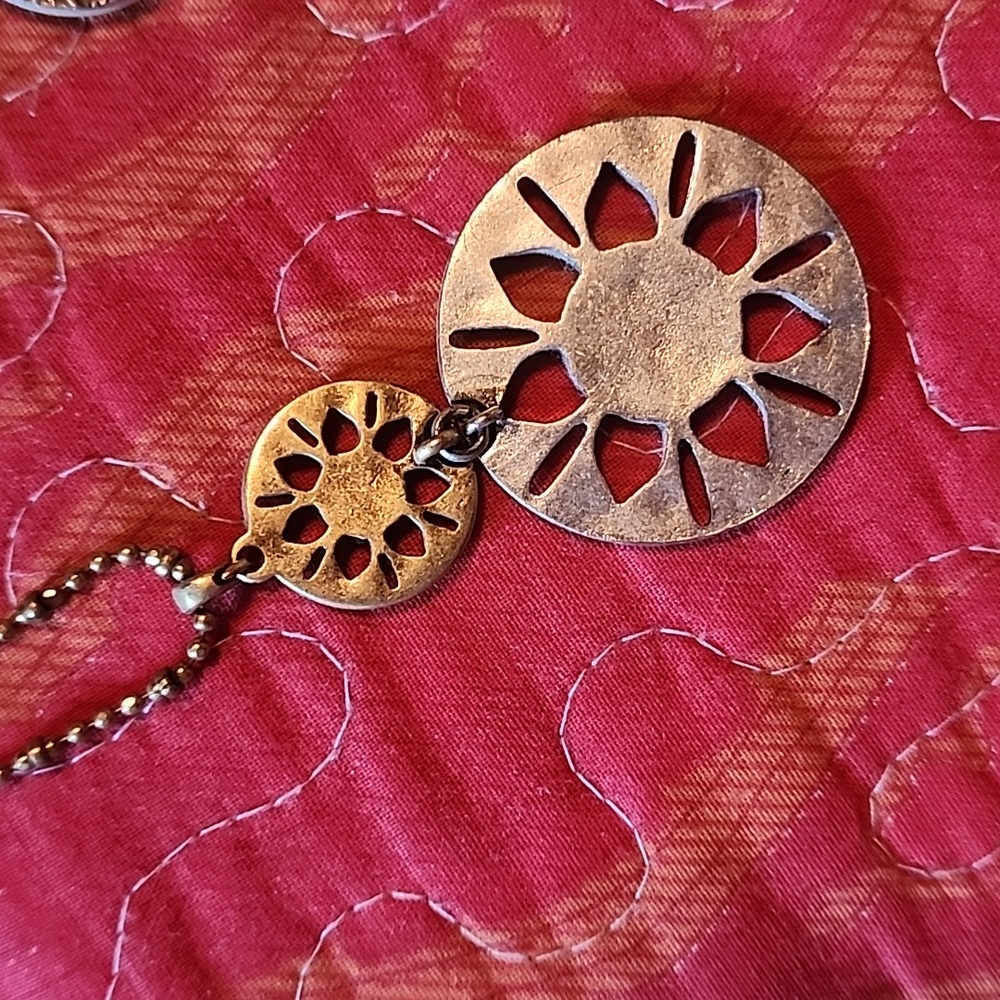 Necklaces - Picture 5 of 5